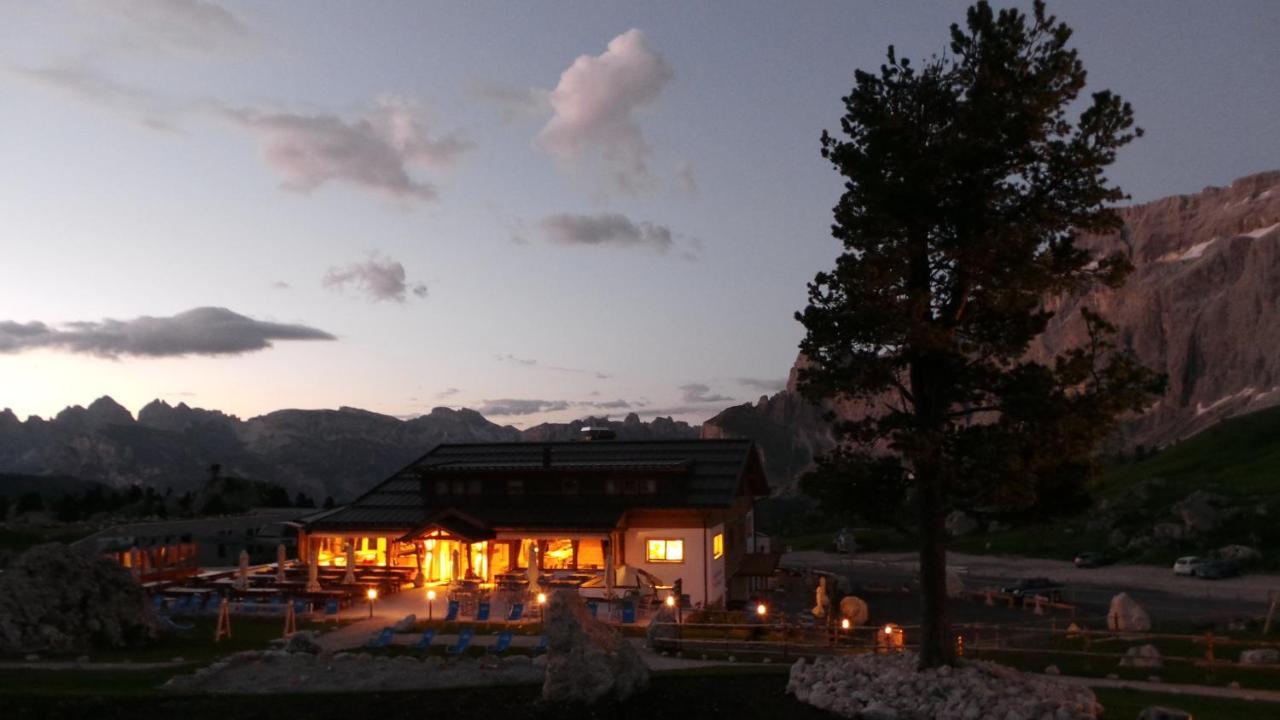 Passo Sella Dolomiti Mountain Resort Selva di Val Gardena Exterior foto