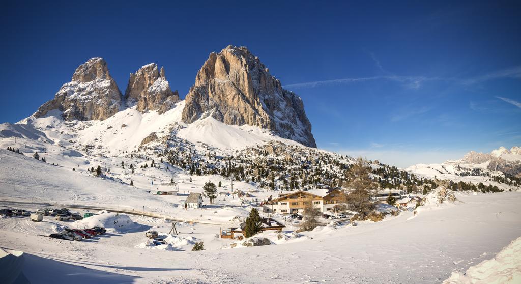 Passo Sella Dolomiti Mountain Resort Selva di Val Gardena Exterior foto