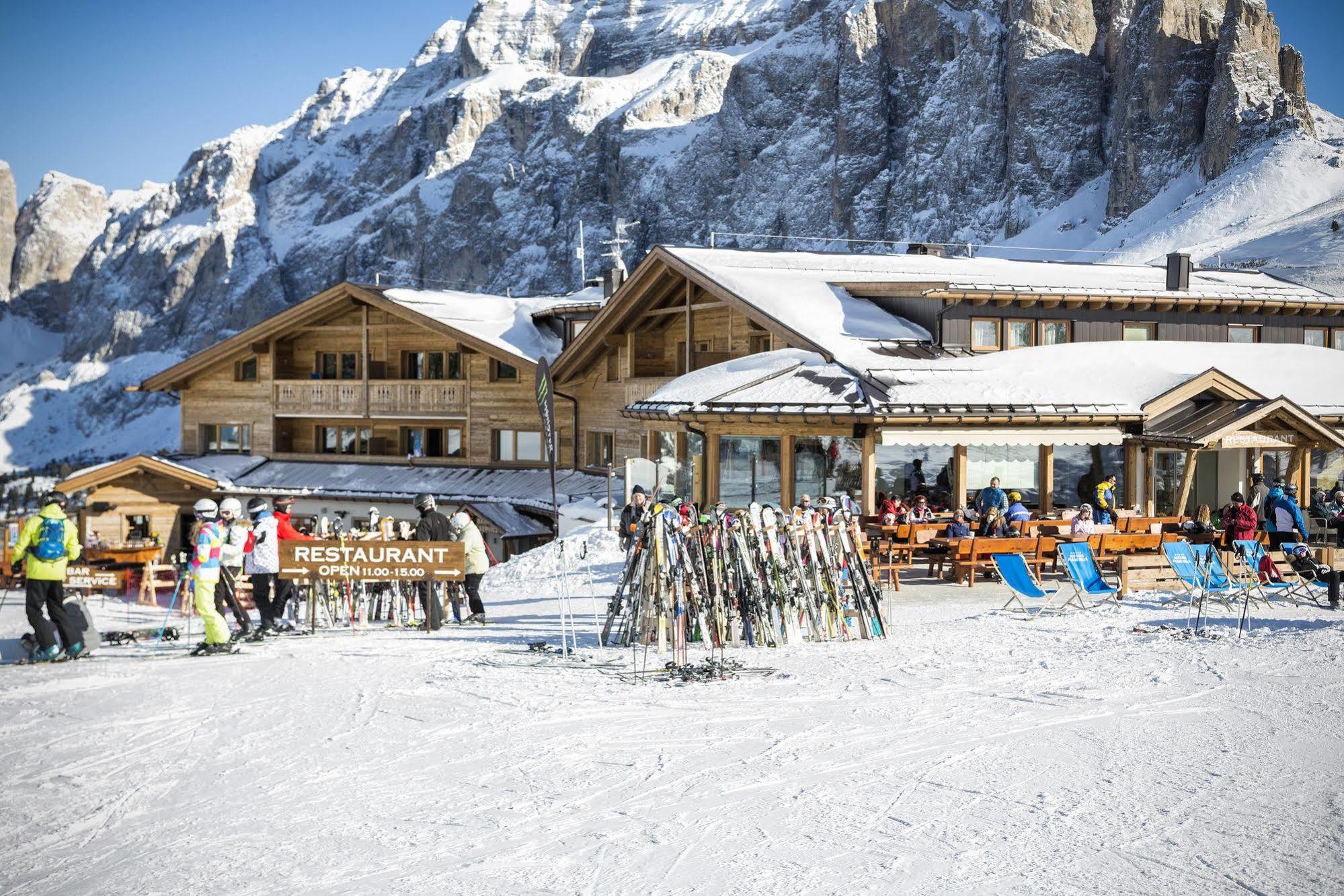Passo Sella Dolomiti Mountain Resort Selva di Val Gardena Exterior foto